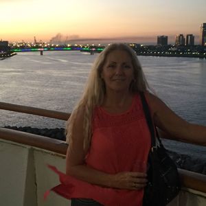 Meet your Posher, Dreama